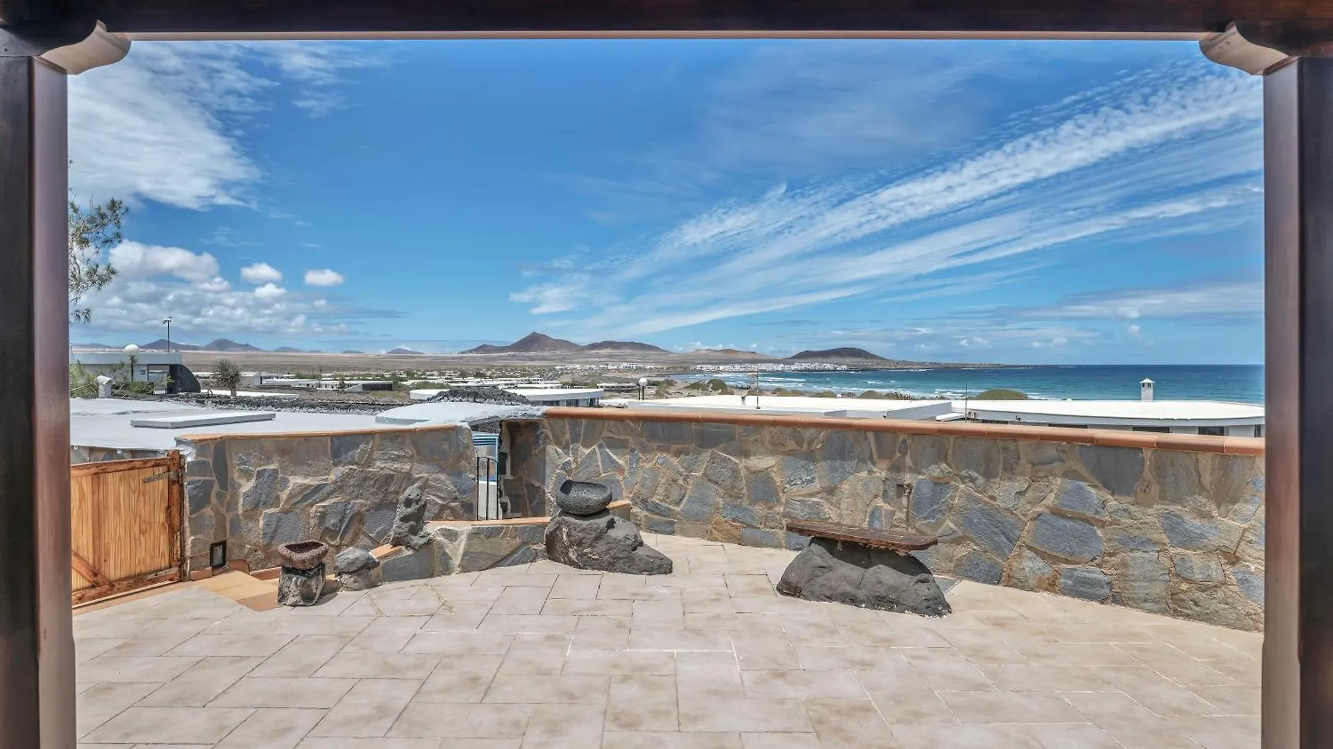 Villalmar Famara Holiday park
